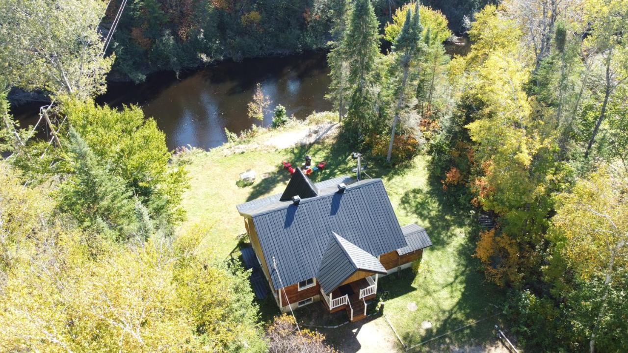 Chalet Riviere - Bord De Riviere - Romantique เซนต์ อเล็กซิส เด มองส์ ภายนอก รูปภาพ